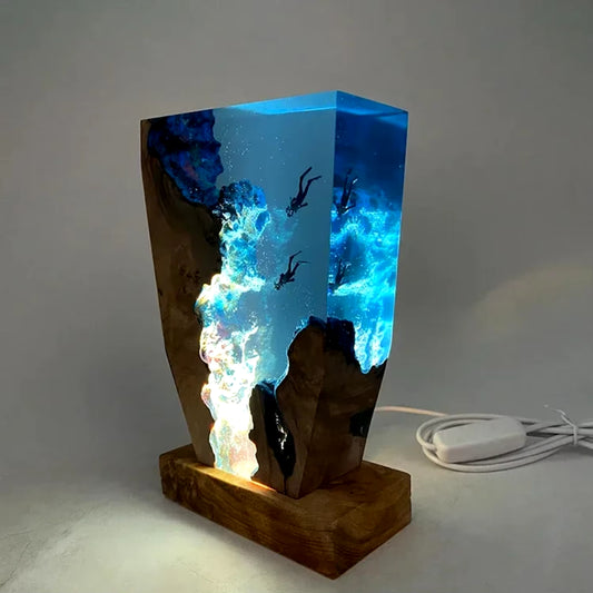 Seabed World Resin Table Lamp – USB Night Light with Diving Theme