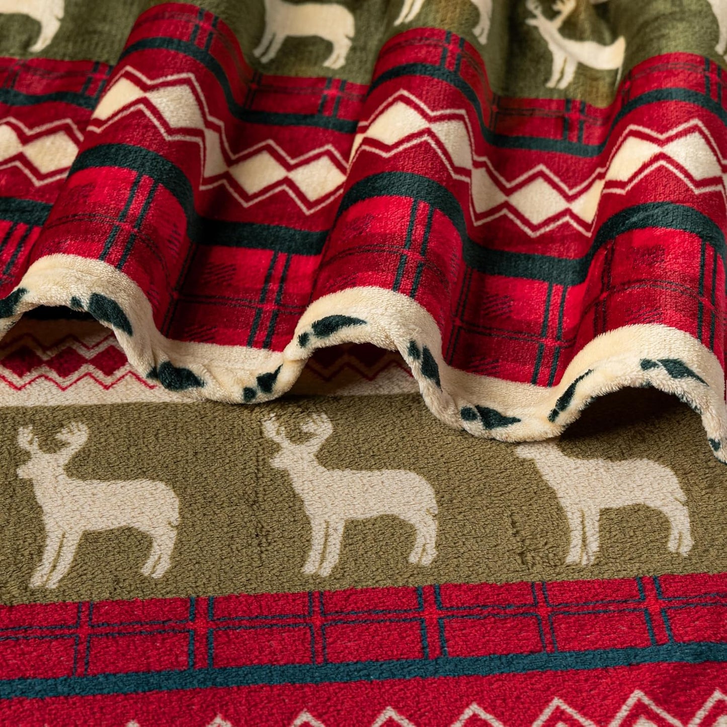 "CozyCabin Christmas Throw Blanket - Plush Red Holiday Fleece, Warm Winter Comfort, 50x60